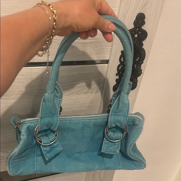 Elegant Blue Handbag - Picture 13 of 13